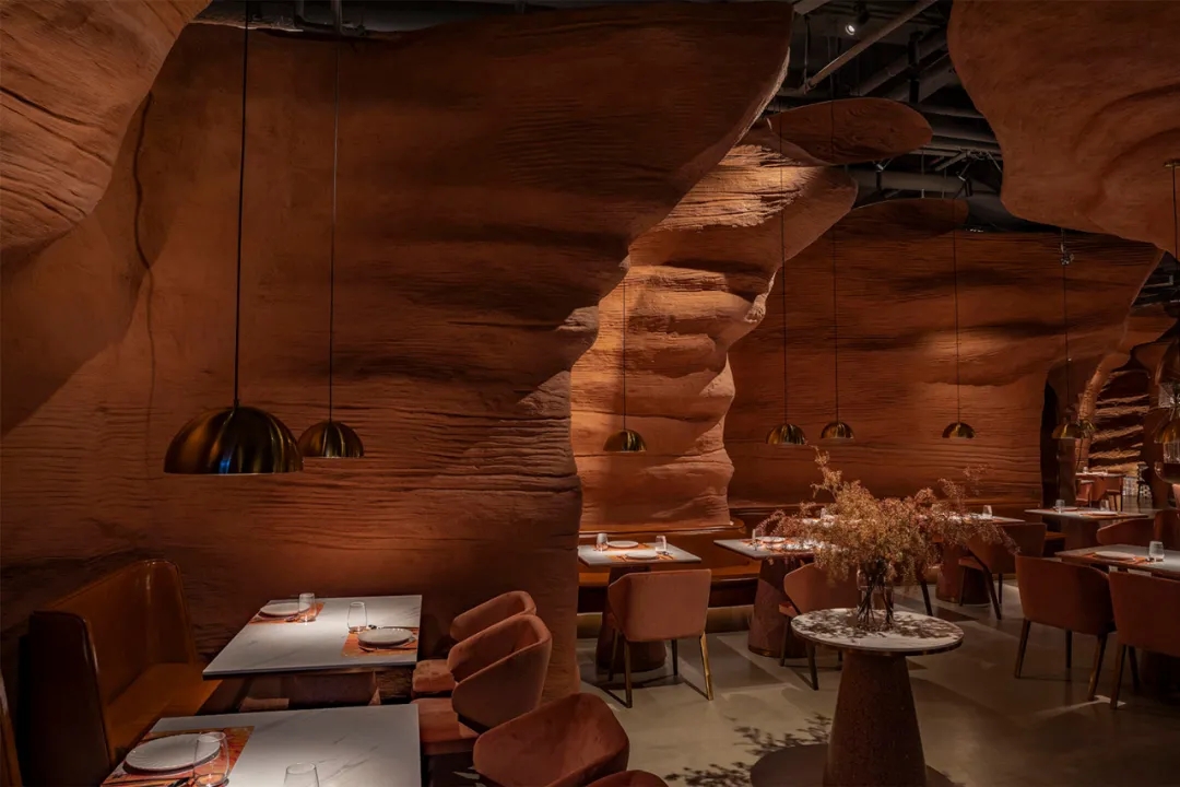 贺州深圳餐饮空间设计，让你穿梭在原始峡谷之中